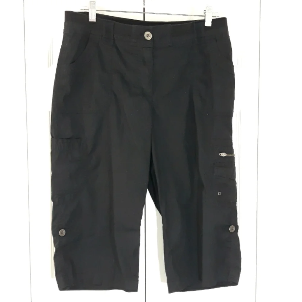 Chico's Cotton Pants Cargo Black Zippered Elastic Waist Back Capri Medium